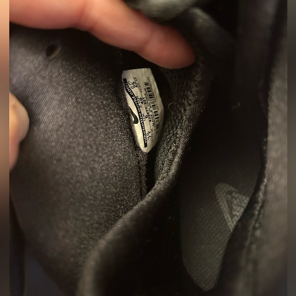 **HOST PICK** Nike Air Foamposite One “Fruity Pebbles” - 7Y/8.5W - Picture 6 of 10